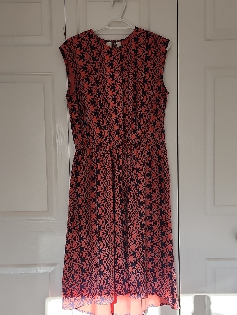 Sleeveless Coral and Black Printed Midi Dress With Pockets - Picture 1 of 3